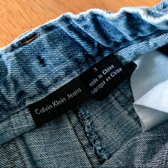 Calvin Klein • Straight Leg Jeans - Picture 4 of 6